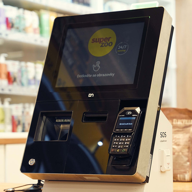 Samoobslužná pokladna v Super zoo
